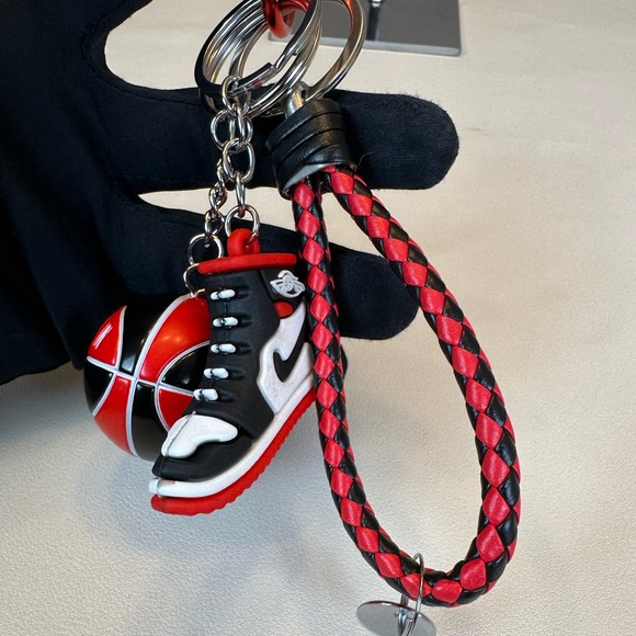 Brand New NBA Basketball and Sneaker Keychain. - Picture 4 of 7